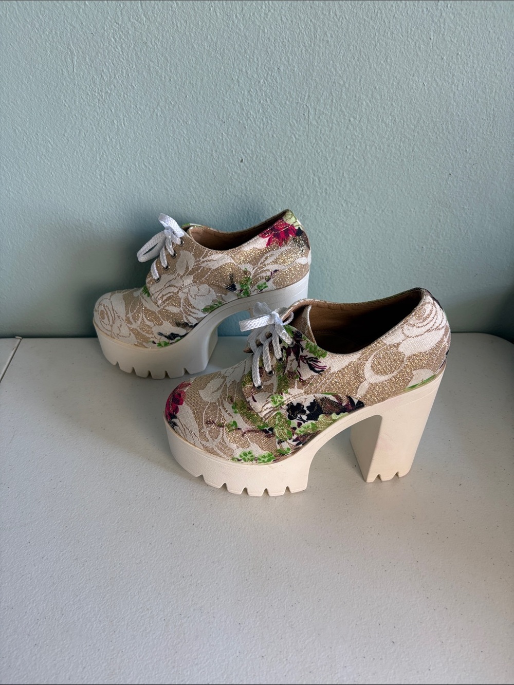 Floral Lace-Up Platform Shoes in Beige and Multicolor - Picture 2 of 6